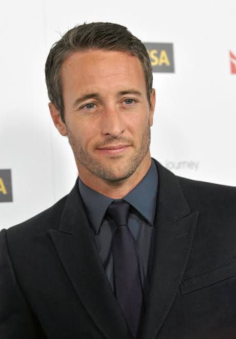 Alex O Loughlin